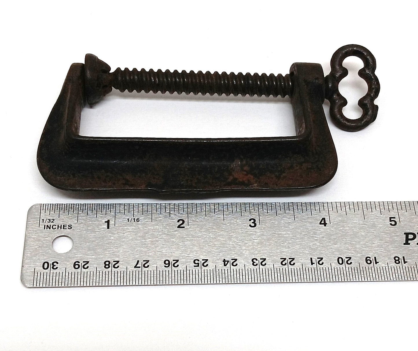 Vintage Ornate 4" Metal Clamp