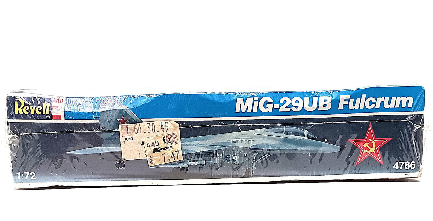 Soviet Airplane Model Kit MiG-29UB Fulcrum Revell 1989