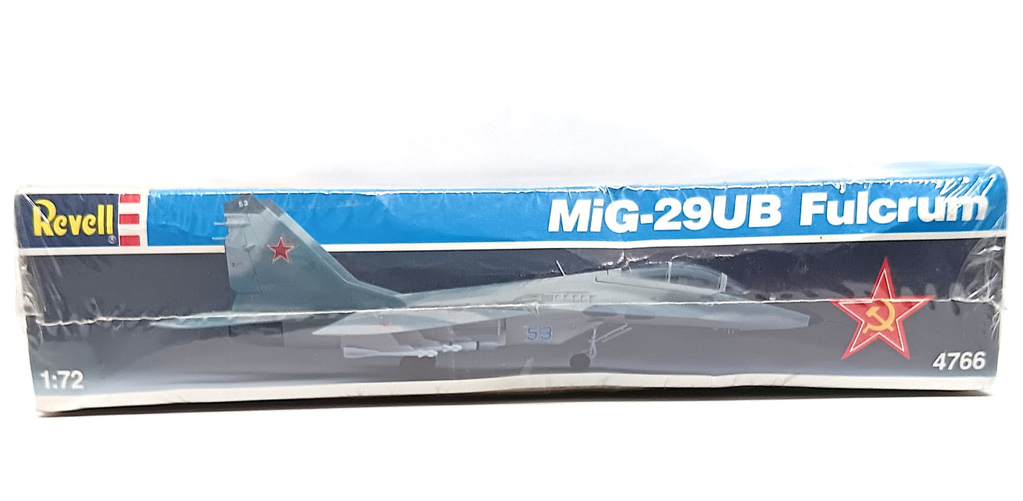 Soviet Airplane Model Kit MiG-29UB Fulcrum Revell 1989